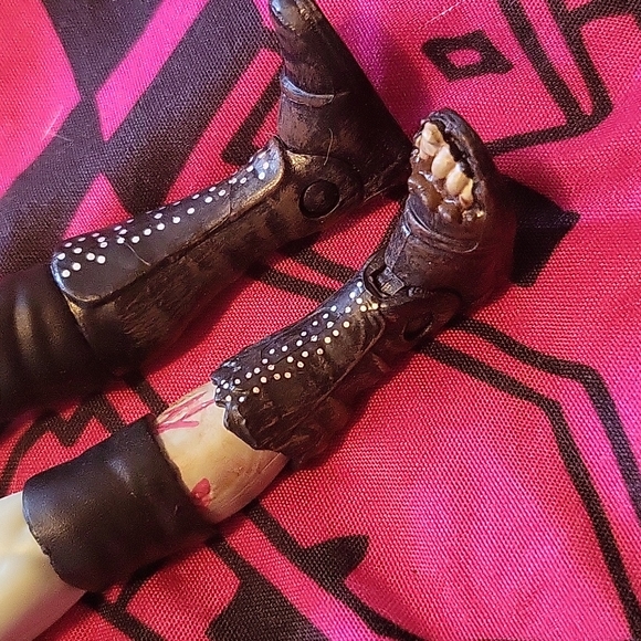 Sasha Banks Zombie Action figure - Picture 4 of 7